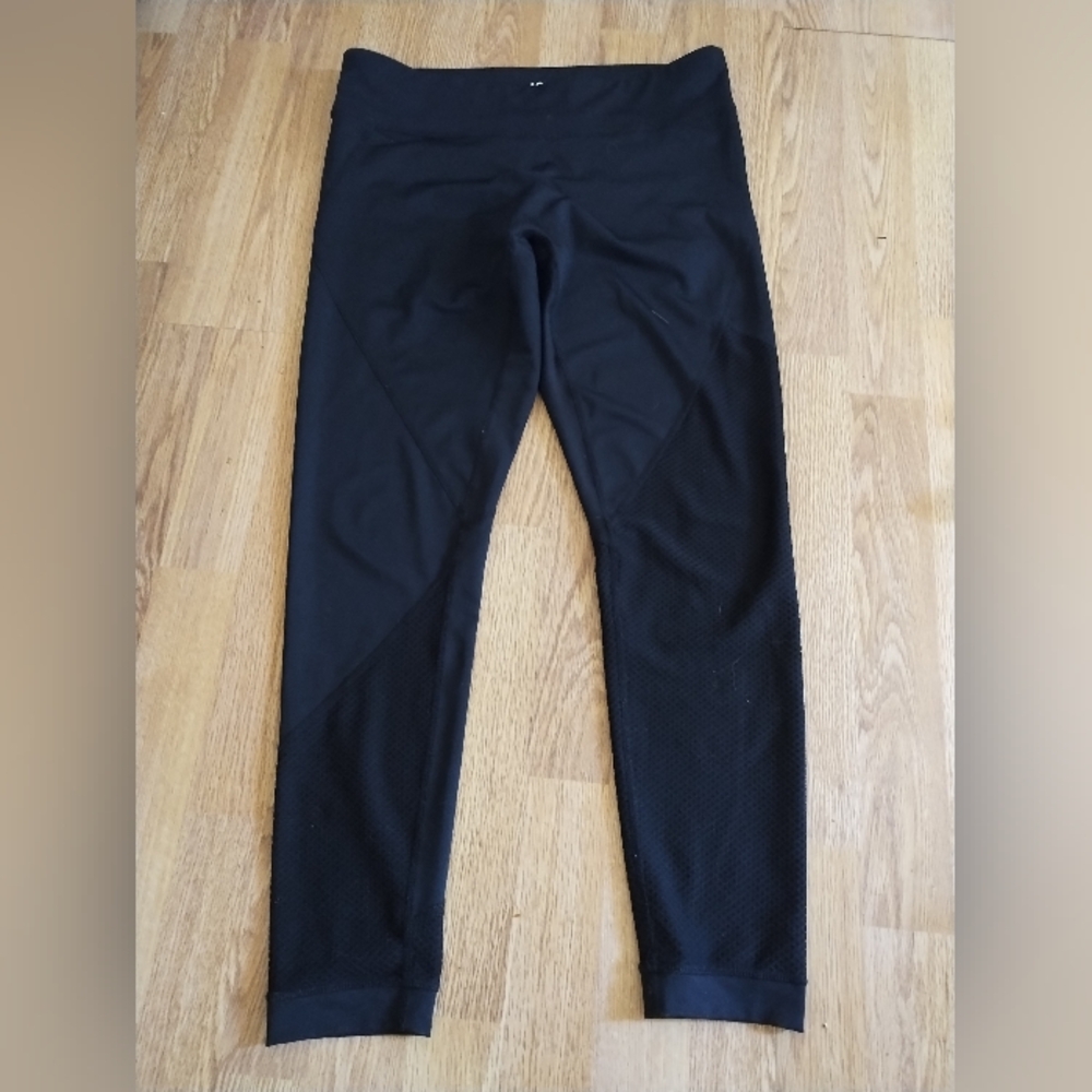 Joy Lab Black Leggings Size Large Pattern Detailing Bottom Of Leg Super Soft